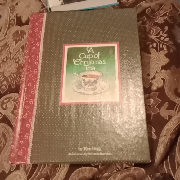 A Christmas Cup of Tea Book Teapot Cup/Saucer - Picture 1 of 1